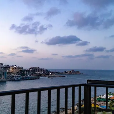 3 Bedroom, 2 Bath Apt, Amazing Views Sliema