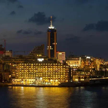 Апартаменты Gem With Spectacular Coastal Views